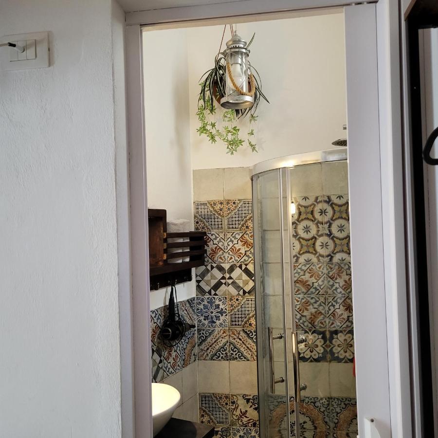 "Da Nina" Hotel Lascari Eksteriør billede